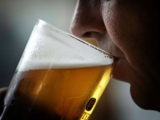 Estudo revela que beber cerveja protege cérebro contra Mal de Alzheimer