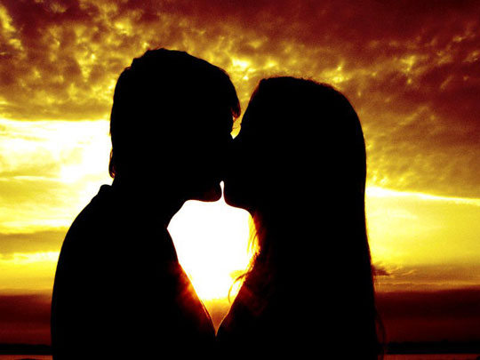 Beijo pode transmitir vírus que causa infertilidade