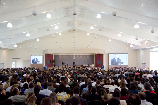 Testemunhas de Jeová lançam tradução da Bíblia em português