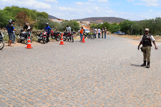 Polícia Militar e 18ª Ciretran voltam a promover blitz educativa em Brumado