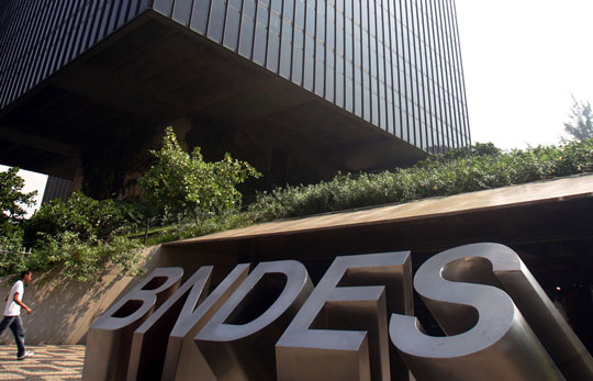 199 deputados assinam CPI para investigar empréstimos concedidos pelo BNDES
