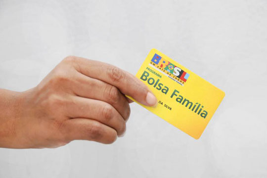 14 milhões de famílias terão renda complementada pelo Bolsa Família
