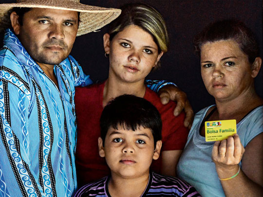 Governo já teria cortado quase 800 mil famílias do Bolsa Família