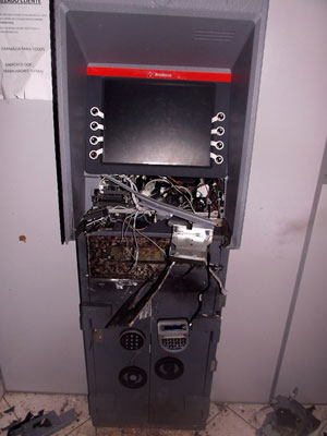 Bom Jesus da Serra: Bandidos explodem caixa eletrônico do Bradesco