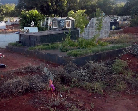 Boquira: Morador denuncia descaso em praça e cemitério