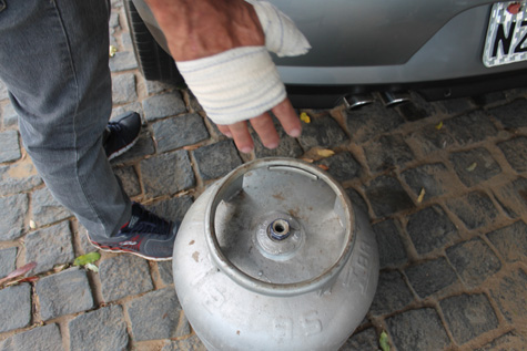 Brumado: Bandido rouba botijão de gás e apanha do proprietário
