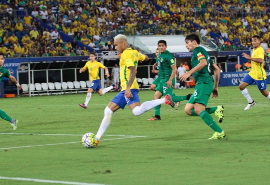Brasil goleia Bolívia e segue em 2º lugar nas Eliminatórias
