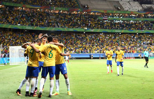 Rio 2016: Brasil joga bem, goleia a Dinamarca e avança em 1º
