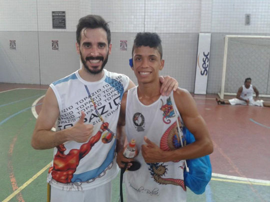 Brumadense vence argentino e se torna campeão do 10º Torneio Internacional de Capoeira Fight