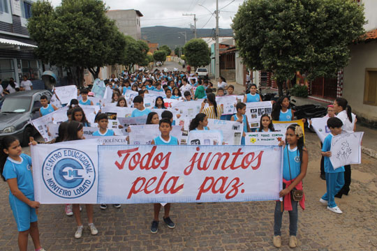 Brumado: Centro Educacional Monteiro Lobato desenvolve projeto 'As Caras da Violência'