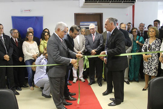 Presidente do legislativo brumadense participa de inauguração de TRT