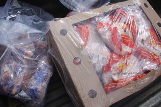Adab e PRE realizam blitz de combate a transporte clandestino de alimentos em Brumado