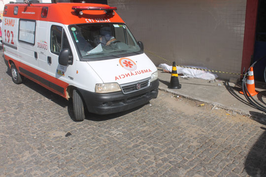 Mulher é encontrada morta próximo ao mercado municipal em Brumado