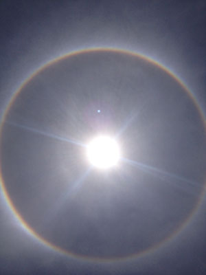 Arco-íris solar reforça previsão de mais chuva em Brumado