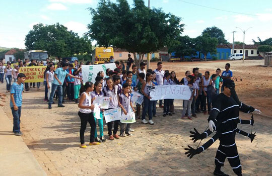 Brumado: Professores e alunos de Arrecife promovem campanha contra o aedes-aegypti