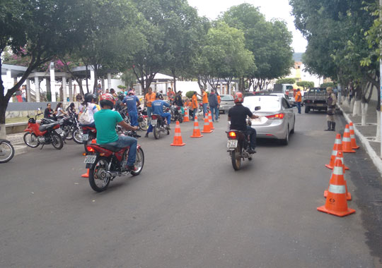 Vereador Santinho acusa Detran de praticar farra de diárias e roubo legalizado com vistorias em Brumado