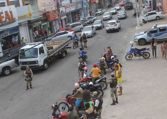 Polícia intensifica ações preventivas com orientação aos brumadenses que vão curtir o carnaval
