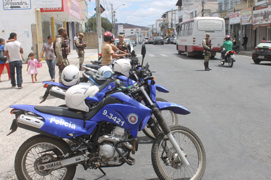 Com o fim da greve dos bancários, polícia volta a fazer blitz preventiva no centro de Brumado