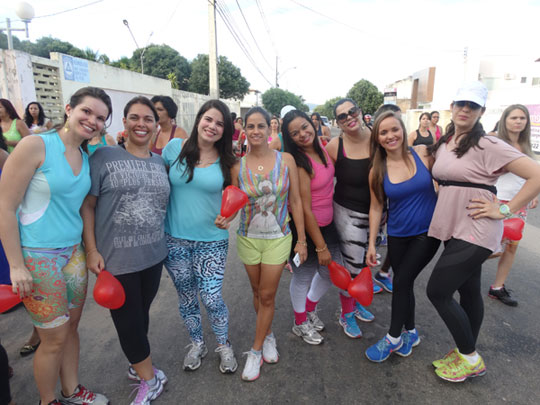Brumado: CEML realiza caminhada Fitness no dia das mães