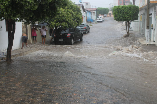 Retorno da chuva alegra os brumadenses