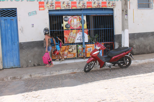 Brumado: Comerciantes 'atrás das grades' e bandidos à solta no São Félix e na Malhada Branca