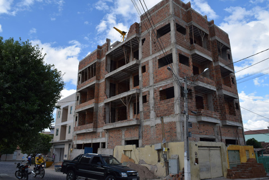 Construção civil sofre queda, mas se mantém na linha de frente em Brumado