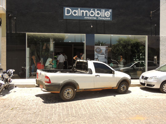 Brumado: Ofertas incríveis na renovação do showroom da Dalmóbile