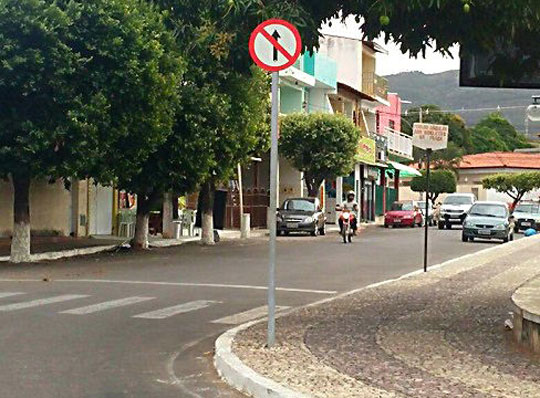 Detran instala nova sinalização de trânsito em Brumado