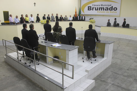 Sessão com entrega de títulos marca abertura do ano legislativo na Câmara de Brumado