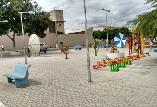 Brumado: Equipamentos da Praça da Ciência são instalados