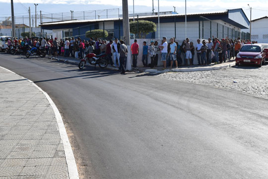 Último dia para recadastramento eleitoral leva centenas de eleitores ao Fórum de Brumado