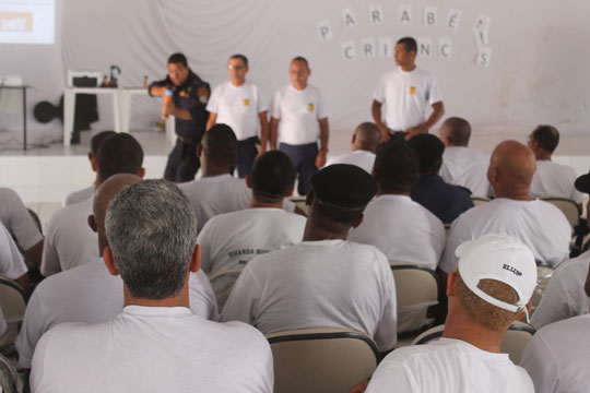 Guardas de Brumado e Barra do Choça recebem capacitação para uso de armas não letais