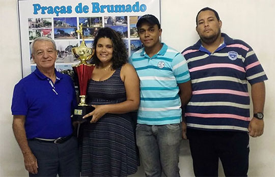 Brumado: Handebol brilha em competição e atletas fazem questão de agradecer apoio da prefeitura