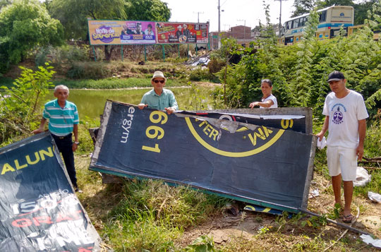 Modera encontra resíduos sólidos na margem do Rio do Antônio em Brumado