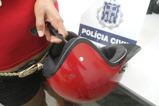Brumado: Bandido não se intimida e rouba moto de mulher em porta de quitanda