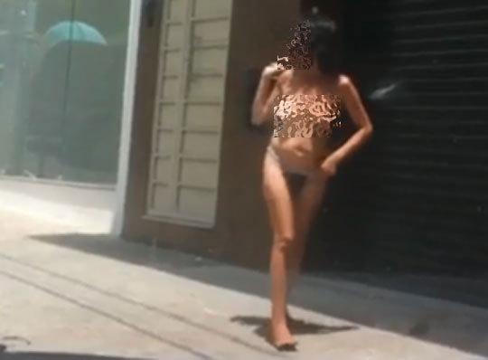 Mulher é flagrada fazendo topless pelas ruas de Brumado por conta da não realização do carnaval