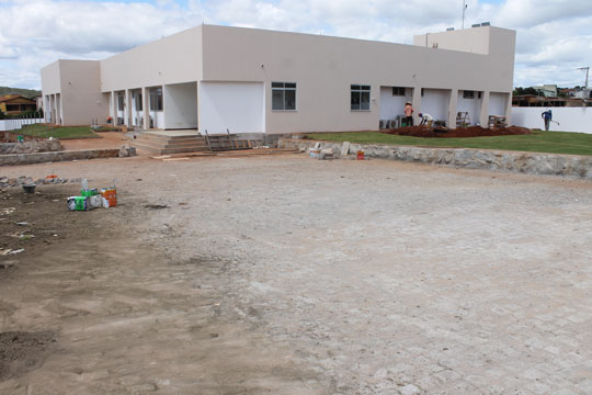 Nova sede da Justiça do Trabalho em Brumado recebe mobília em reta final de obras