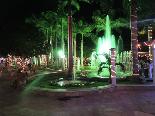 Brumado: Prefeitura estuda possibilidade de instalar pelo menos 50% da iluminação de Natal