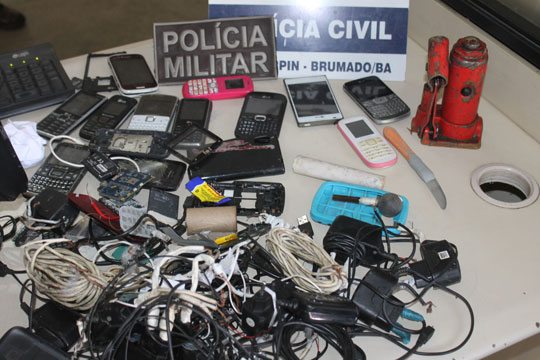 Polícia desinstala central telefônica clandestina na cadeia de Brumado