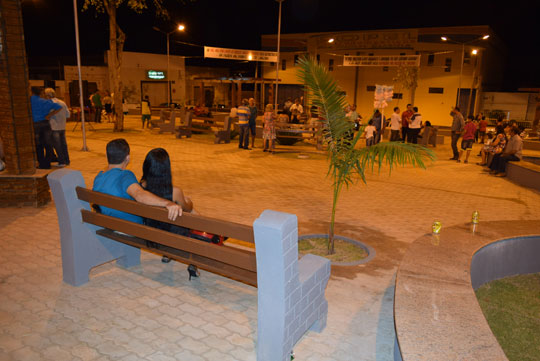 Brumadenses se emocionam com a reinauguração da Praça do Jurema