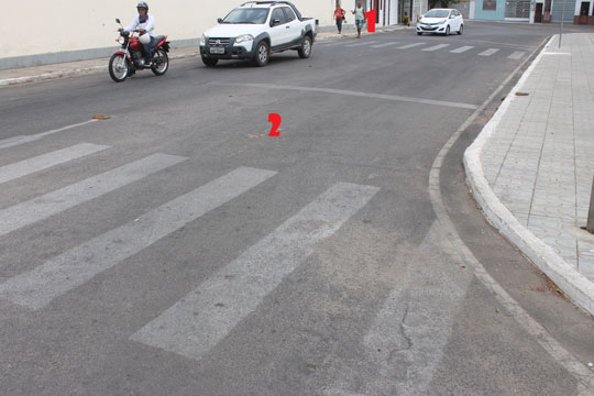 Brumado: Faixas de pedestres para as 'almas' na Praça Senhor do Bonfim