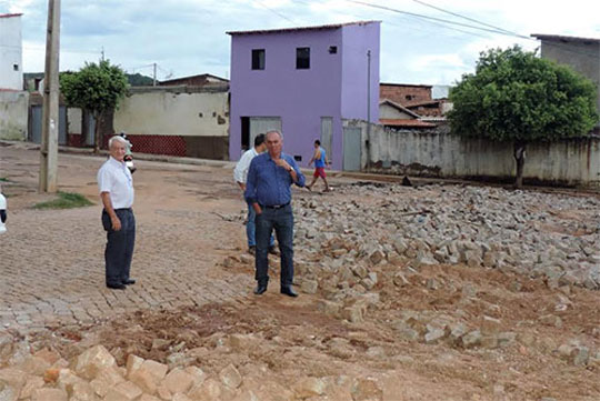Brumado: Prefeito visita bairros atingidos pelas chuvas e pode decretar estado de emergência