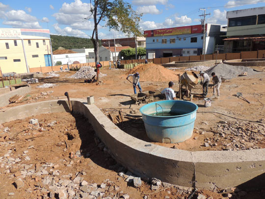 Brumado: Obras na Praça Pompílio Leite estão em ritmo acelerado