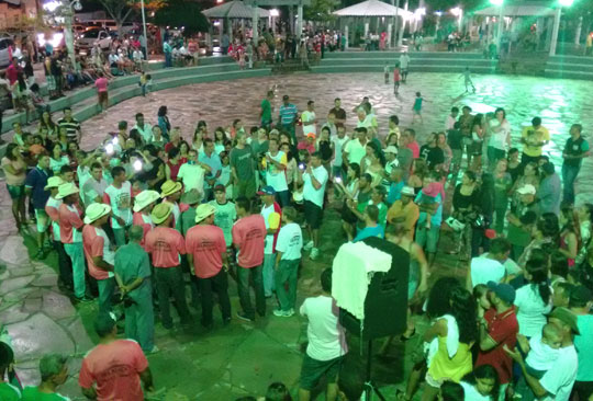 Chuva anima os reiseros no I Encontro de Reis de Brumado