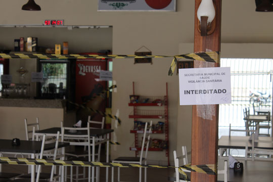Brumado: Vigilância Sanitária interdita restaurante que comercializava produtos vencidos