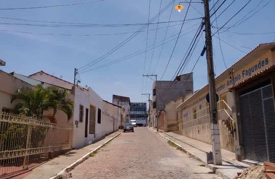 Brumado: Iluminação foi restituída na Osvaldo Cruz e prefeitura justifica ocorrido