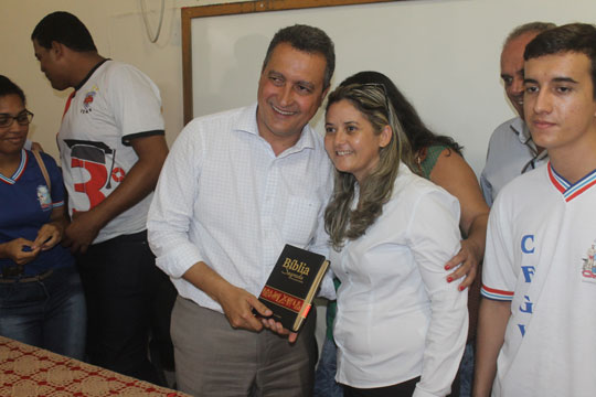 Brumado: Alunos do Colégio Getúlio Vargas sabatinam governador e cobram melhorias para unidade