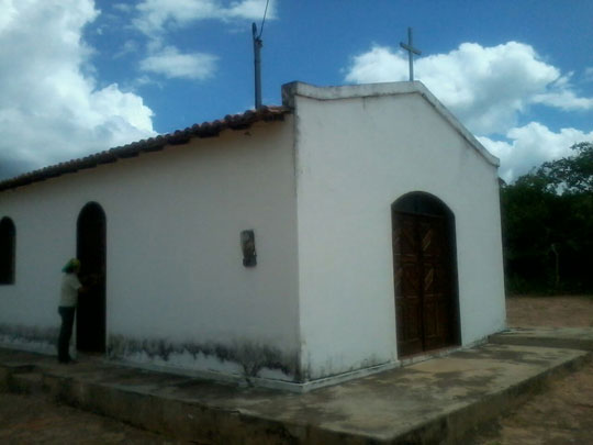 Brumado: Bandidos arrombam templo de Guadalupe e roubam imagens de padroeiros