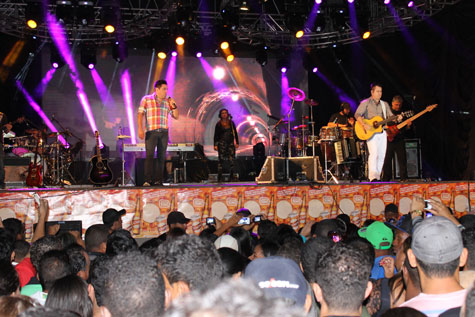 Fotos: Bruno e Marrone no São de Caculé 2014