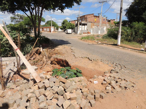 Brumado: Buraco toma conta da Ápio Cardoso